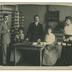 "C.R.B Moorsel Drukkerij", John Ball et 4 personnes posant dans le bureau d'une imprimerie